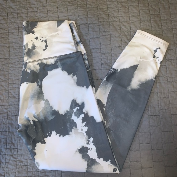 Sage Collective marbled gray leggings - Picture 2 of 3